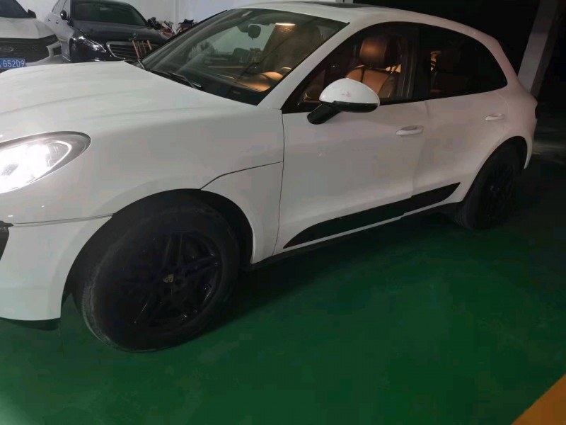 遵義17年保時捷Macan2