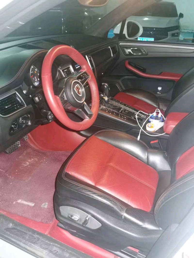 遵義17年保時捷Macan6