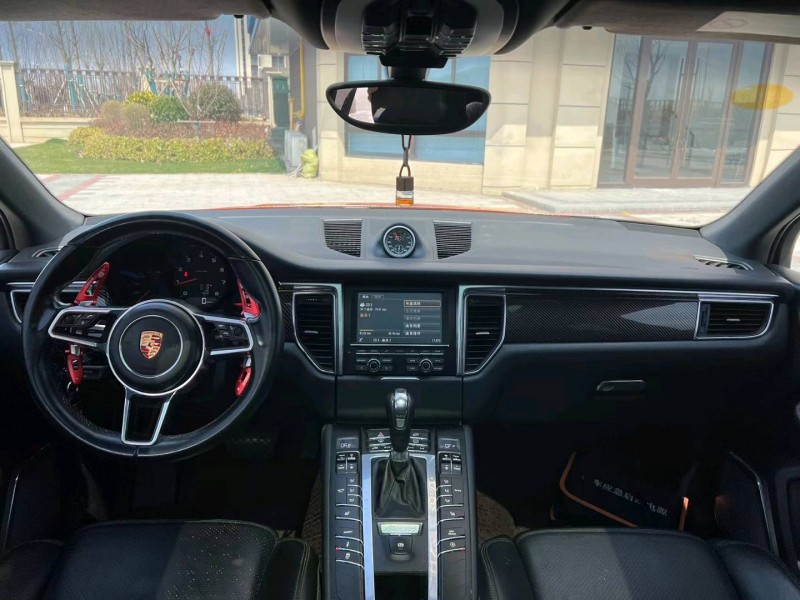 盐城15年保时捷Macan9