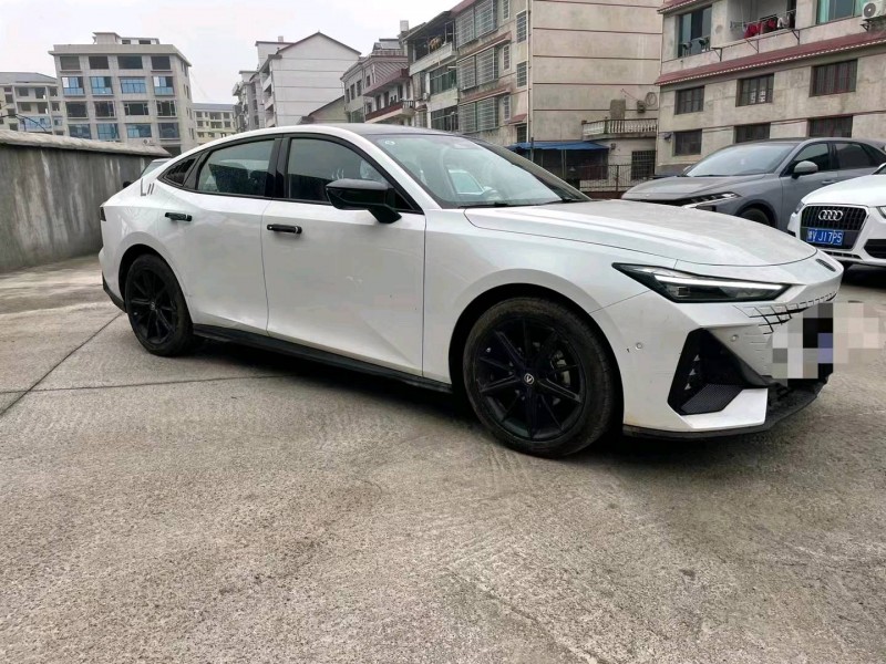 东营22年长安汽车UNI-V2