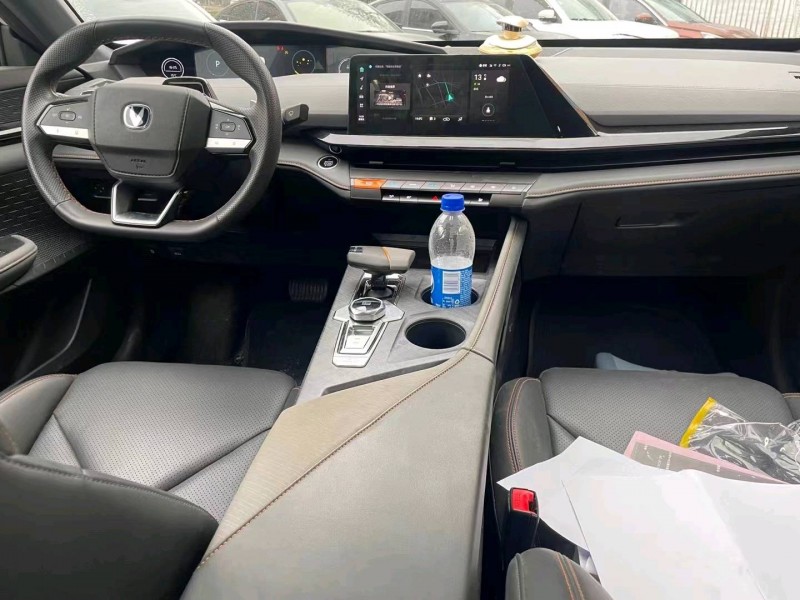 东营22年长安汽车UNI-V5