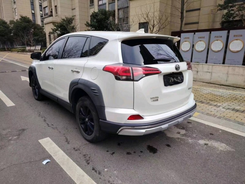 苏州19年丰田RAV46