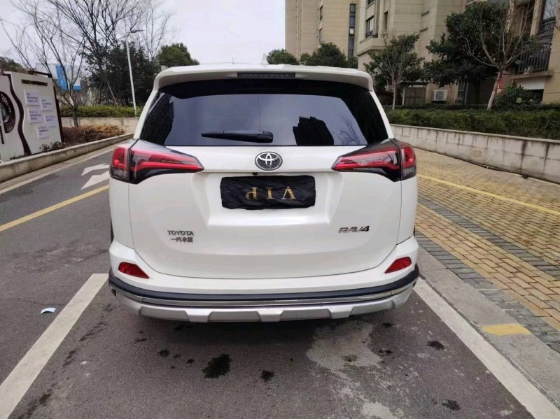 苏州19年丰田RAV49