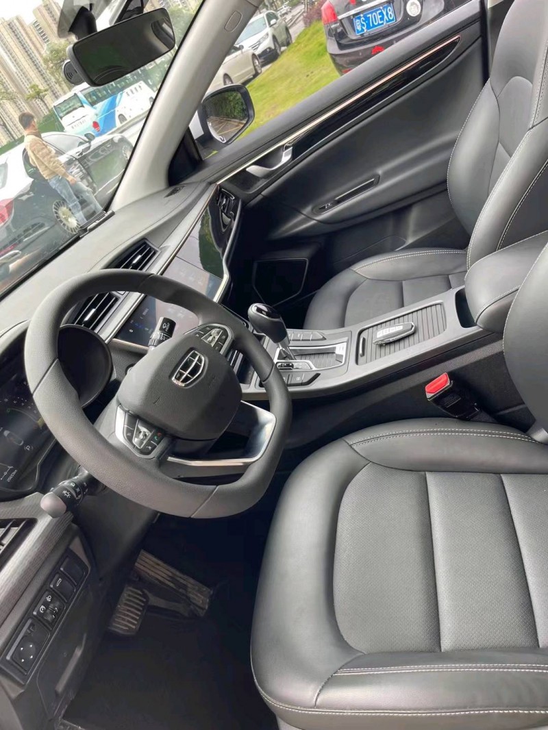 佛山21年吉利帝豪8