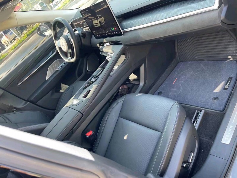 宜昌22年極氪汽車0016