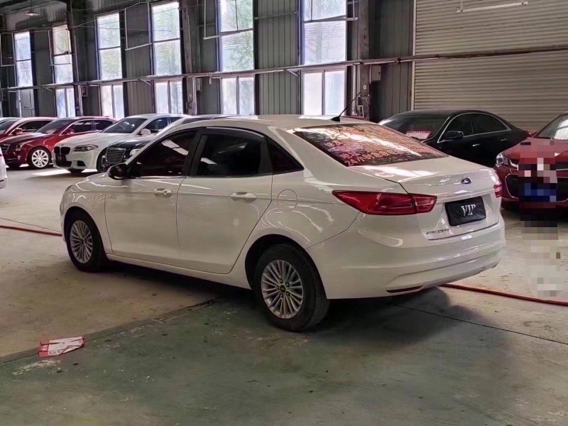 济宁17年福特福睿斯7