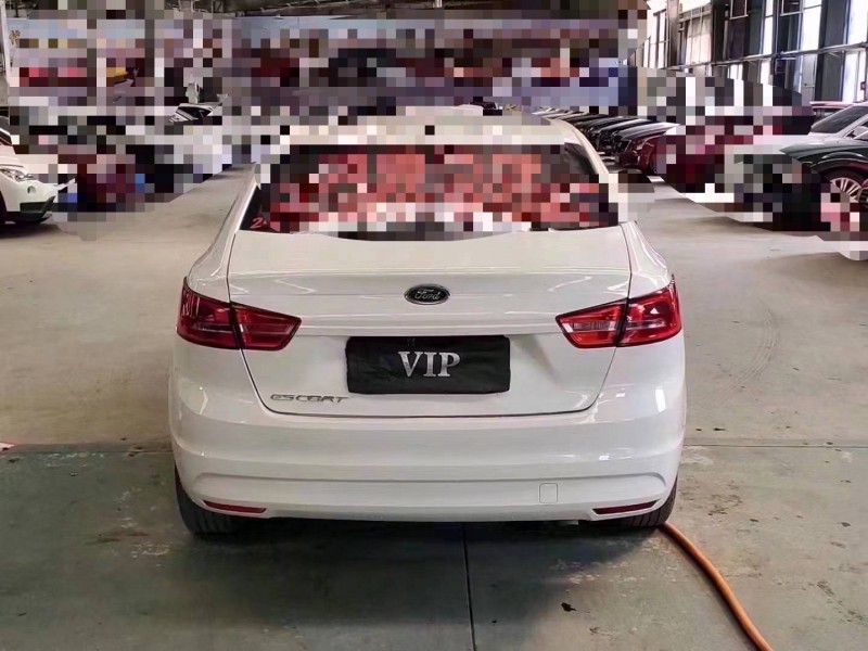 济宁17年福特福睿斯9