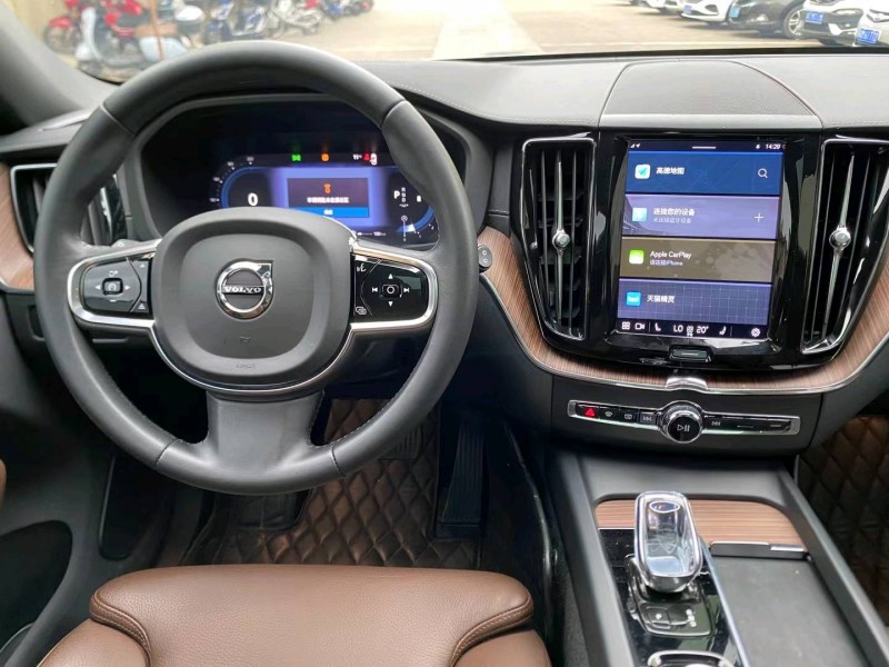 中山21年沃尔沃XC609