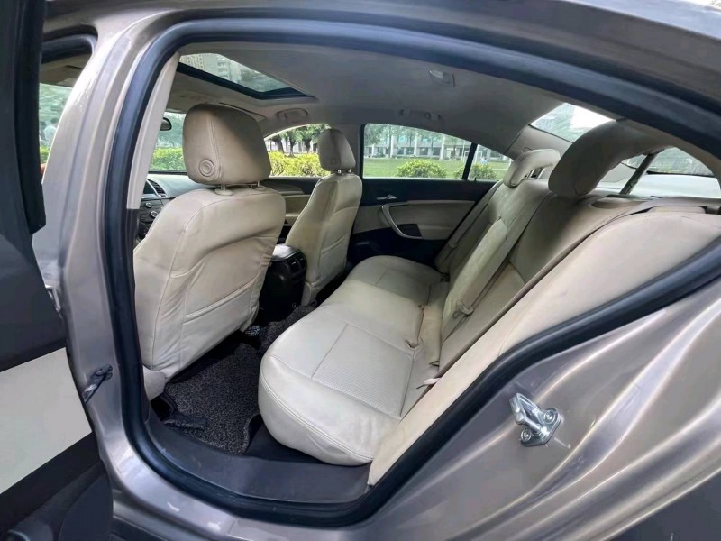 汕头11年别克君威7