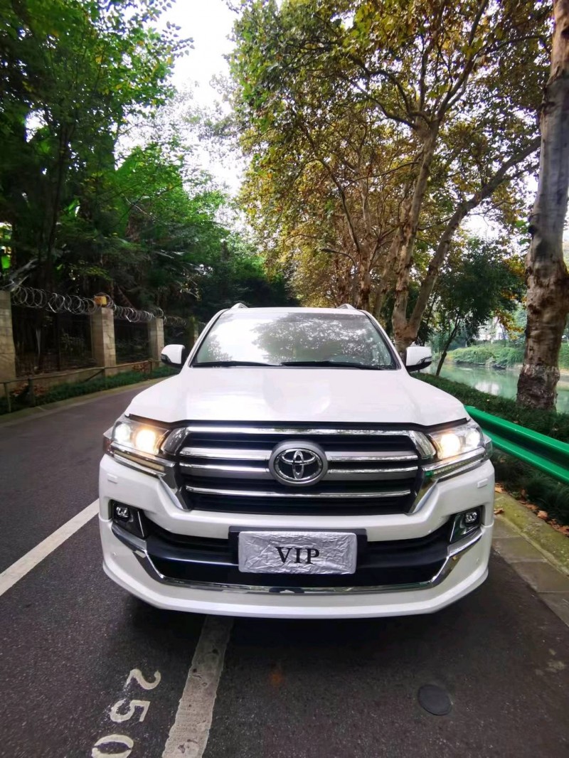 成都19年丰田兰德酷路泽1