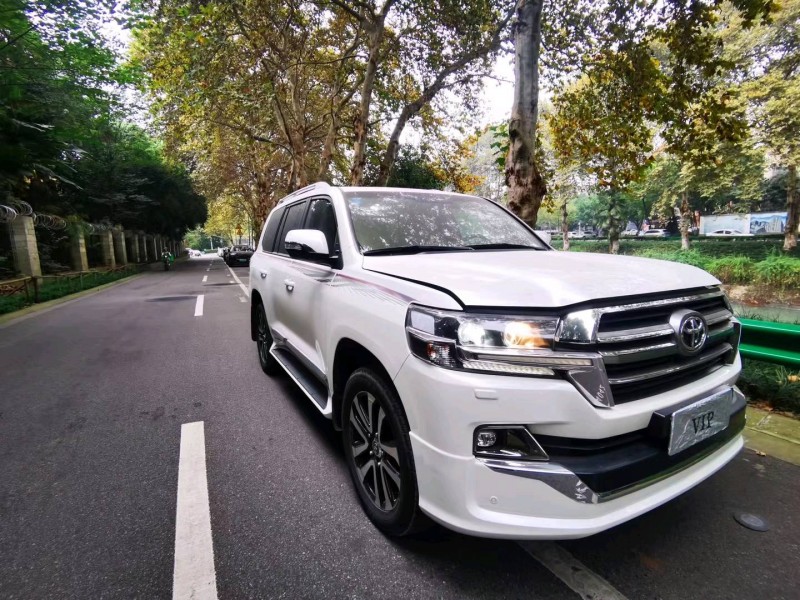 成都19年丰田兰德酷路泽2