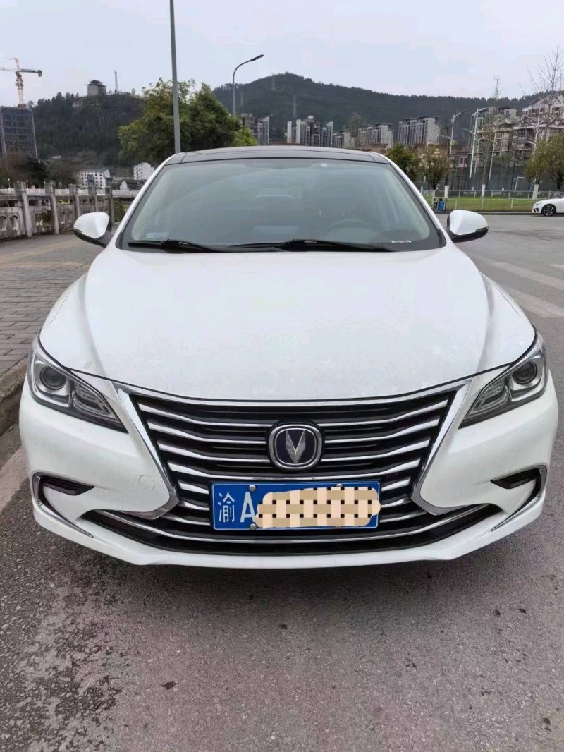 成都19年长安汽车睿驰CC1