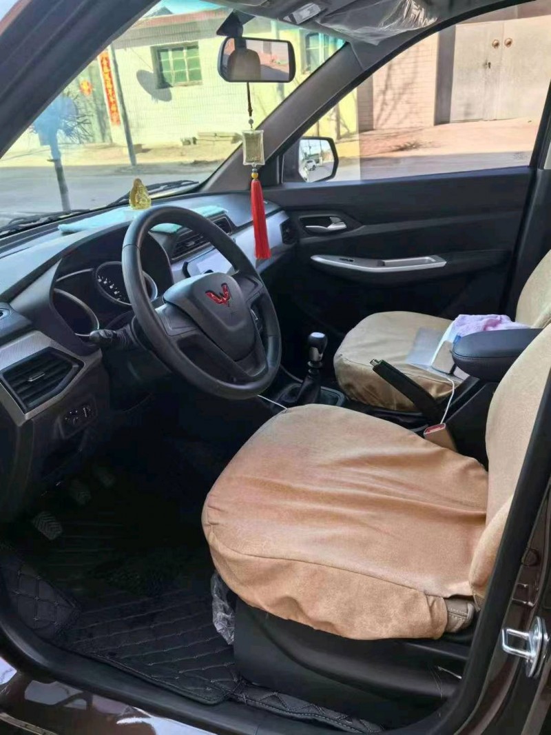 邯鄲23年五菱汽車宏光7