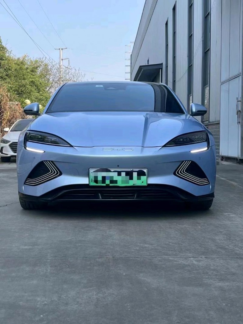 重庆23年比亚迪海豹1