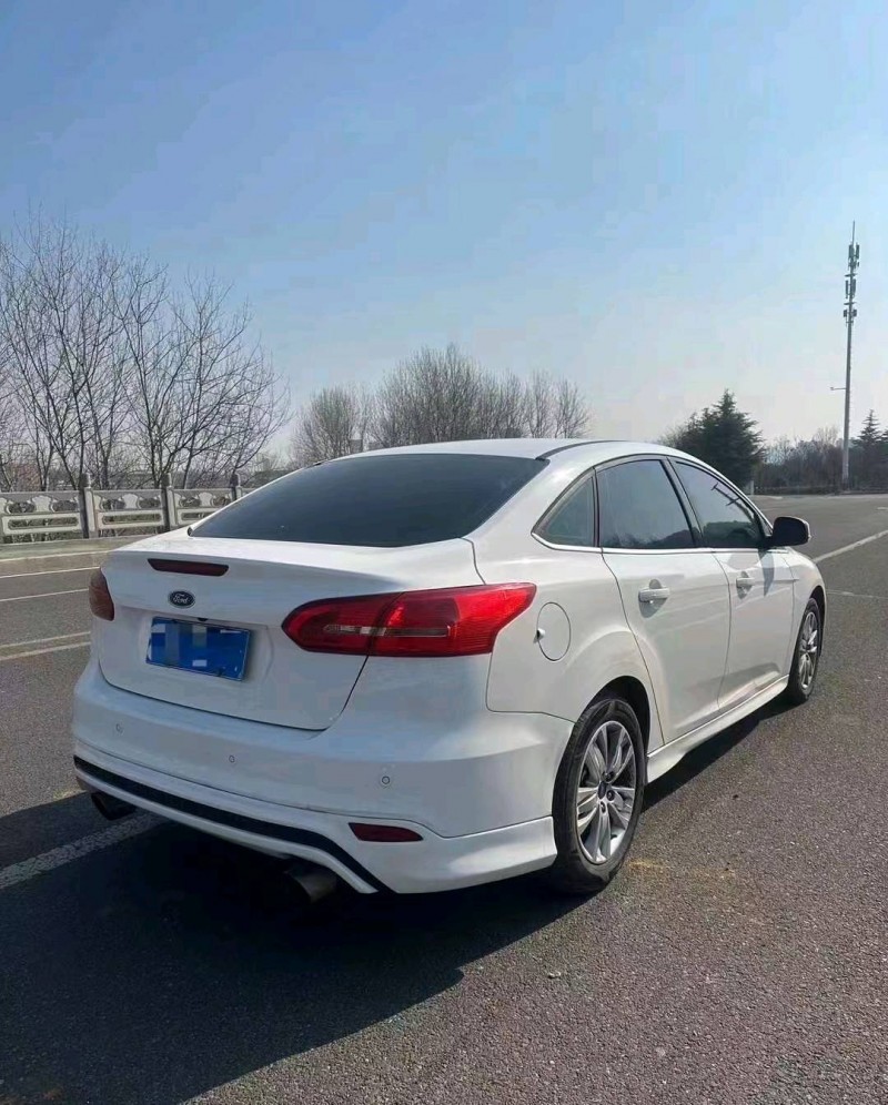 青岛16年福特福克斯4