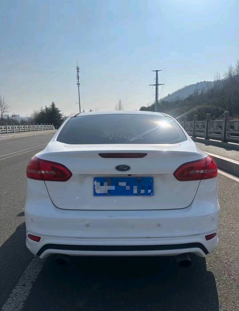 青岛16年福特福克斯9