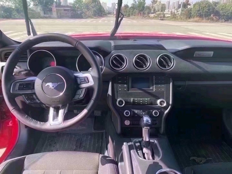 济南23年福特野马5