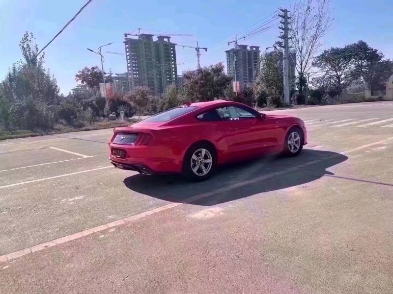 济南23年福特野马8