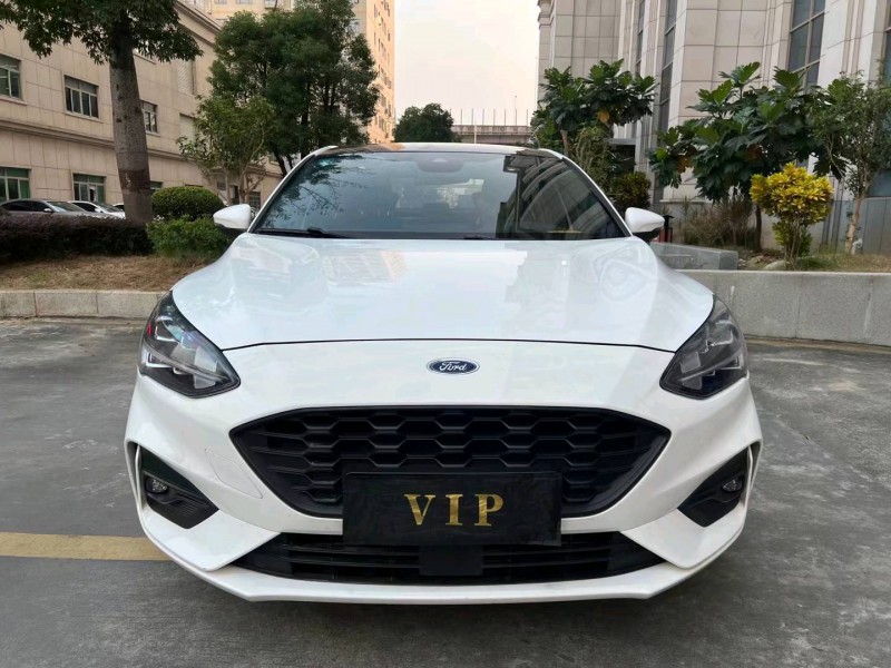 广州22年福特福克斯1