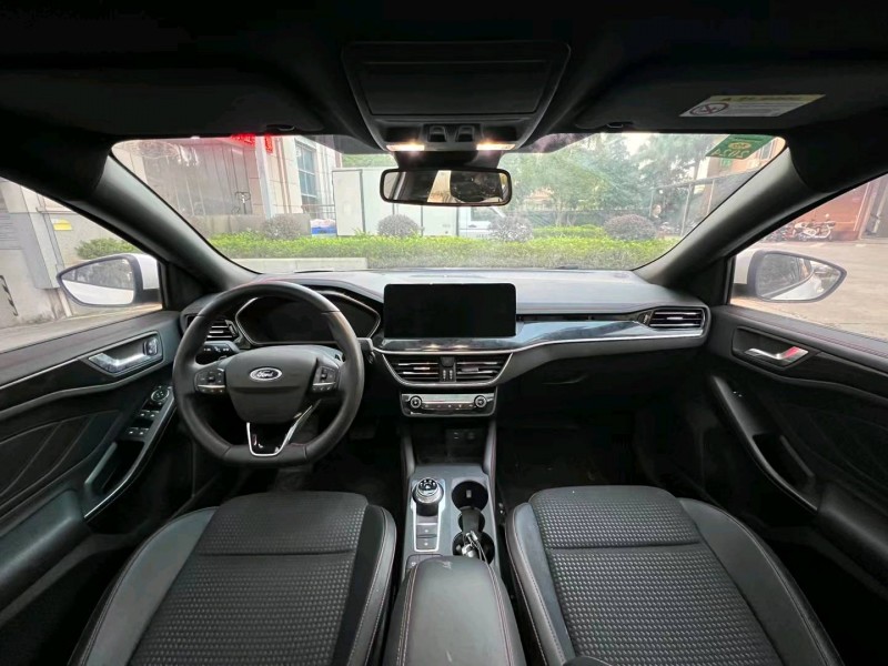 广州22年福特福克斯6