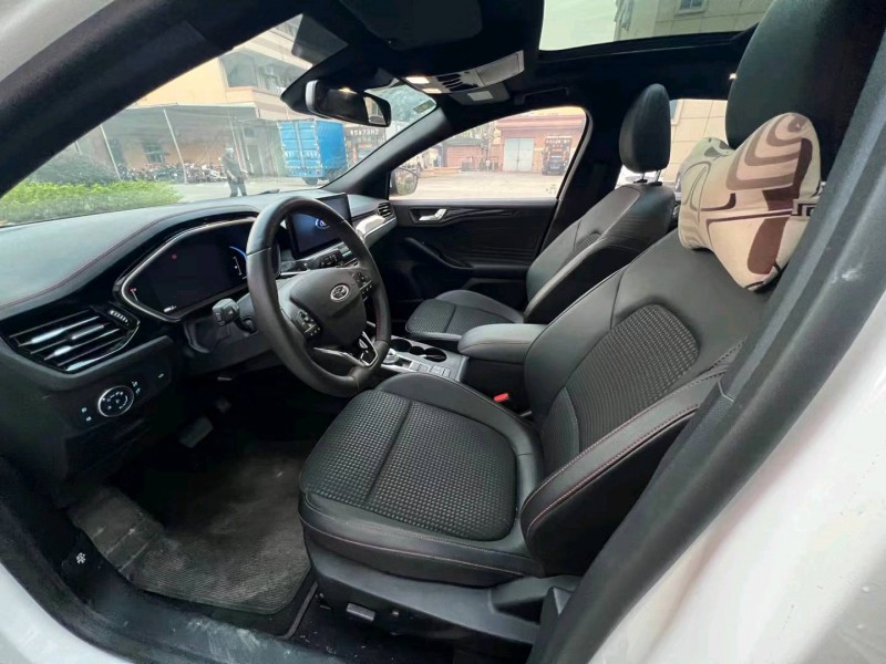 广州22年福特福克斯8