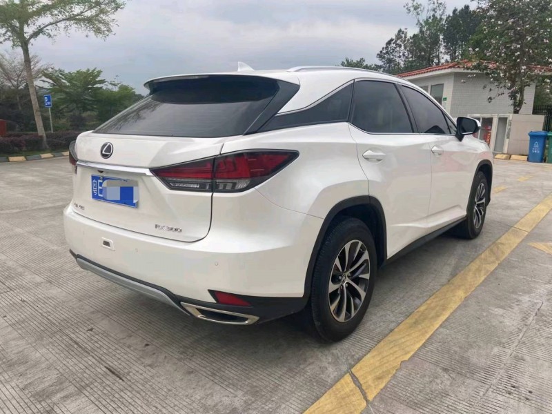 广州22年雷克萨斯RX6