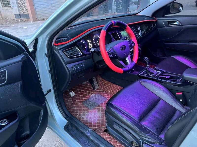 保定15年现代名图7