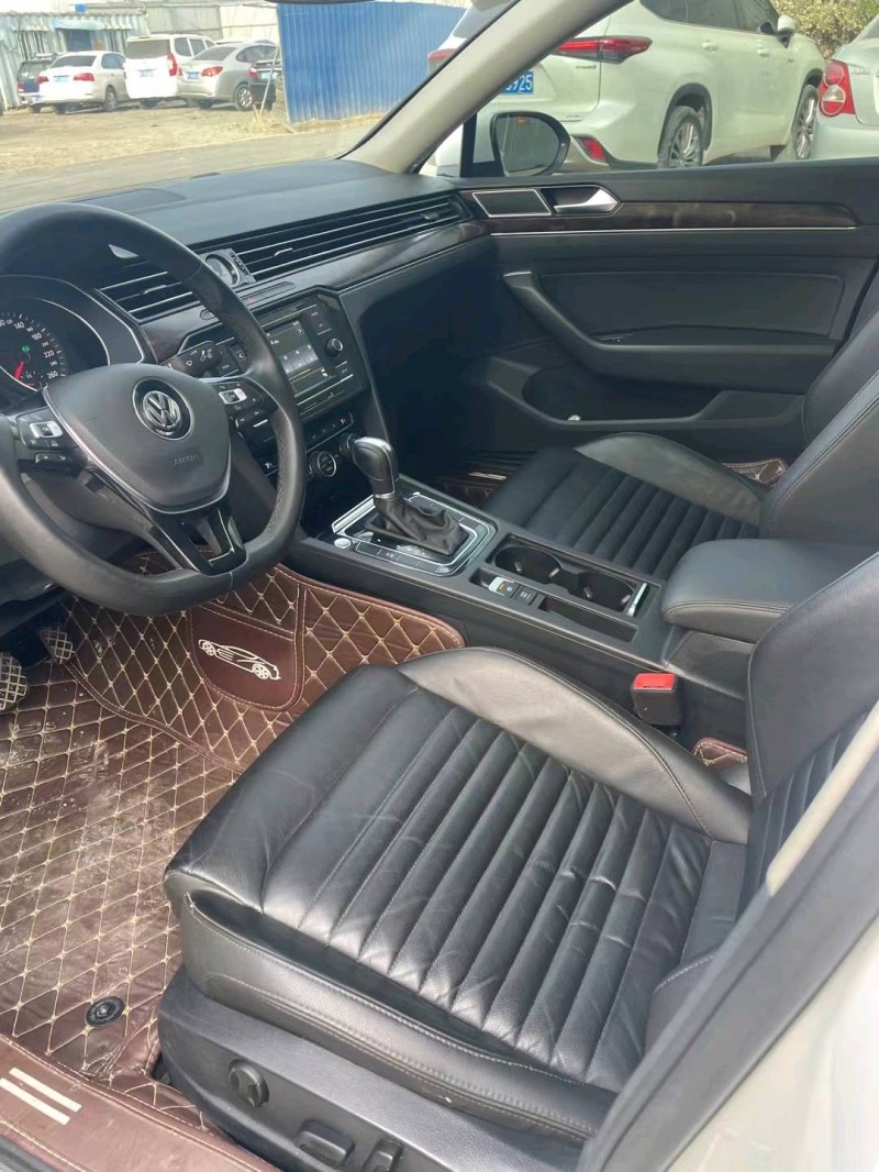 保定19年大众迈腾8