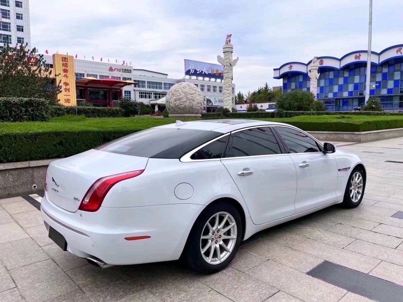 烟台16年捷豹XJL8