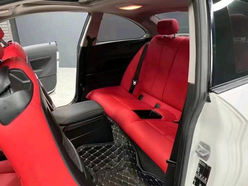 成都18年宝马2系7