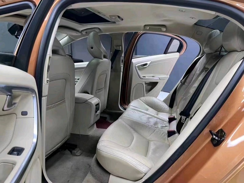 成都12年沃尔沃S60L7