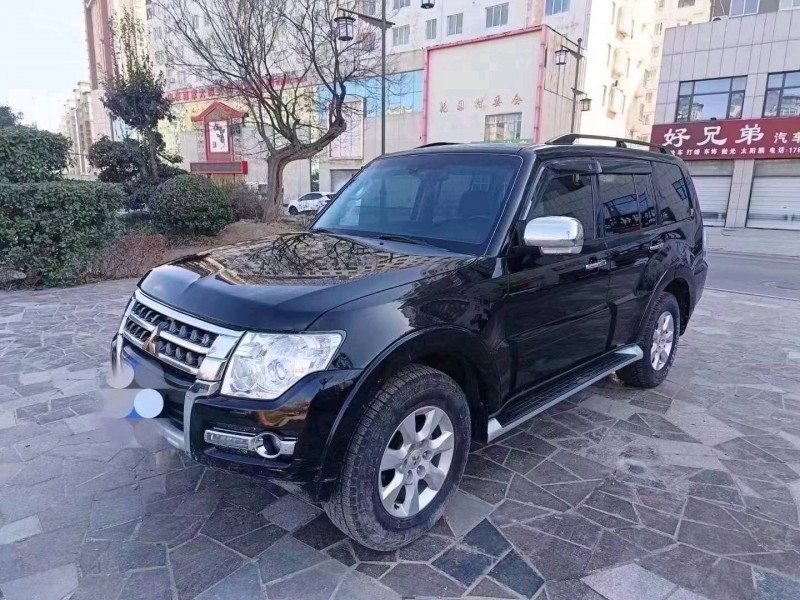 东营15年三菱帕杰罗4