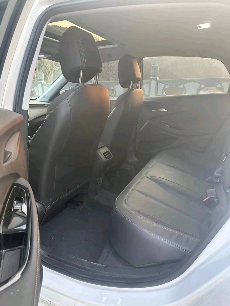 东营23年别克威朗6