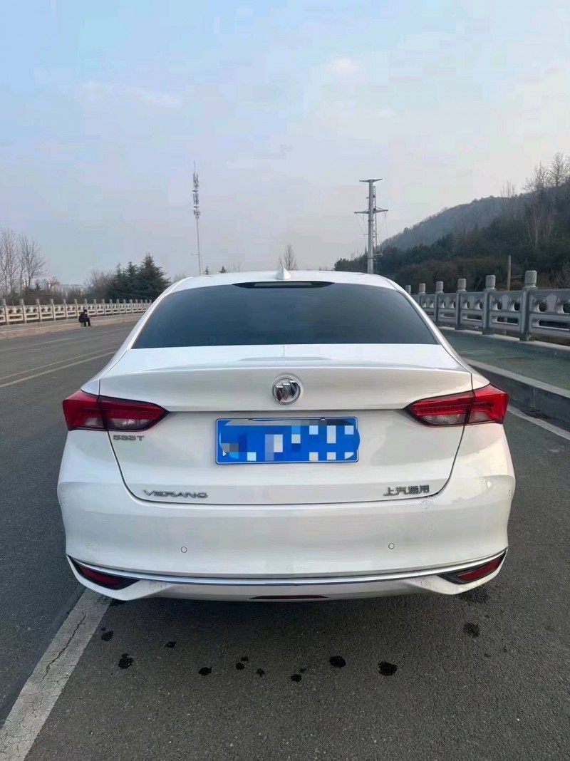 东营23年别克威朗7