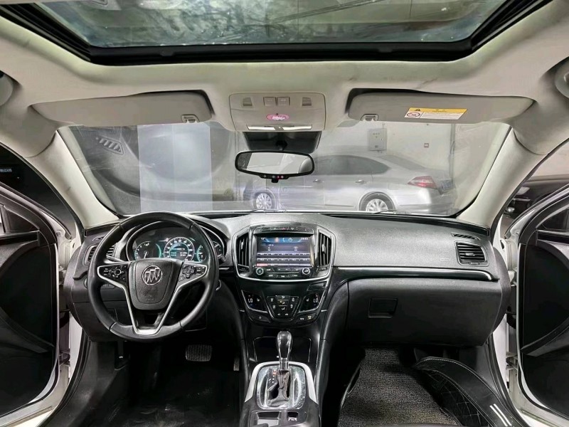 成都15年别克君威5