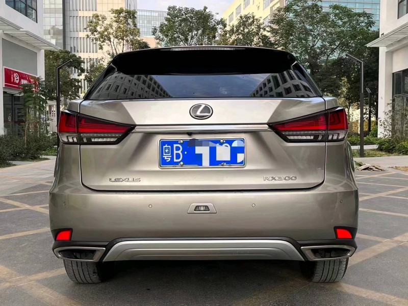 珠海21年雷克萨斯RX8