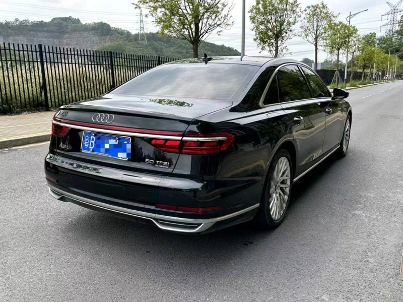 汕头22年奥迪A8L8