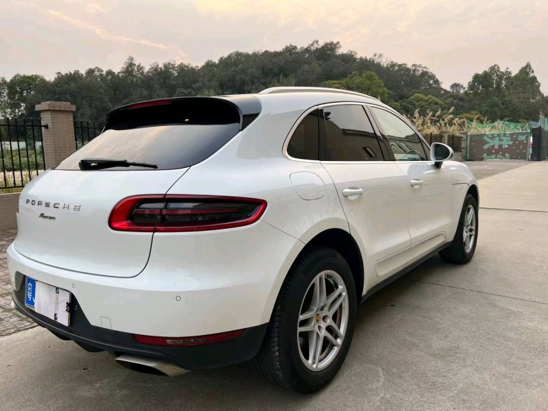 佛山17年保时捷Macan8