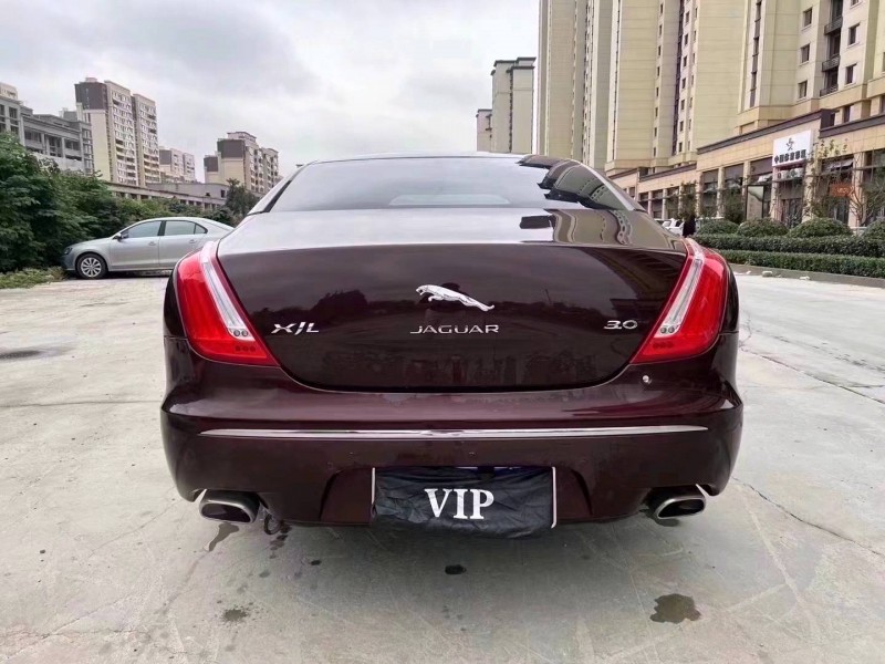 济宁12年捷豹XJ9