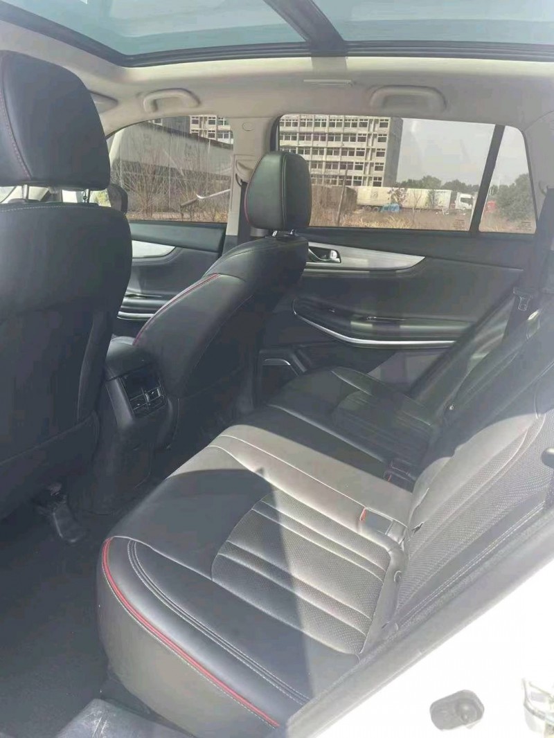 襄陽19年長安汽車CS758