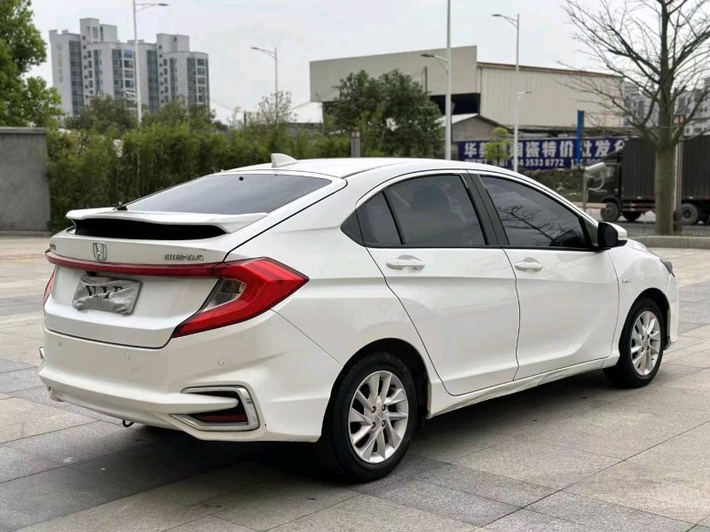 汕头18年本田竞瑞4