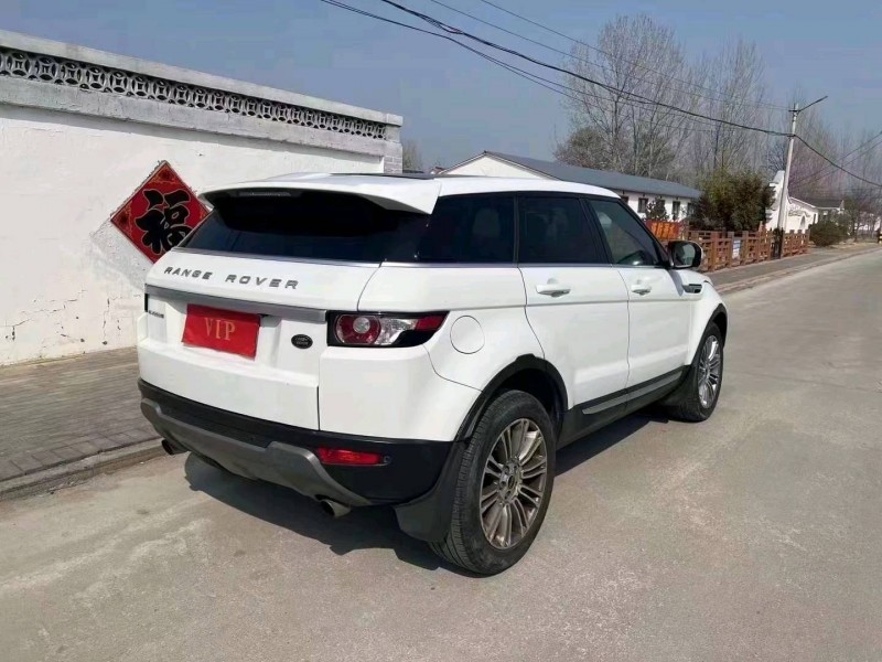 东营12年路虎极光4