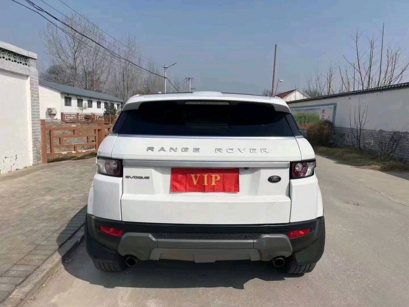 东营12年路虎极光9