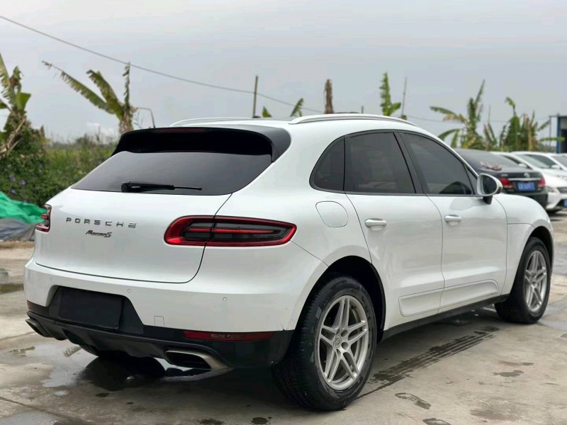 广州16年保时捷Macan7