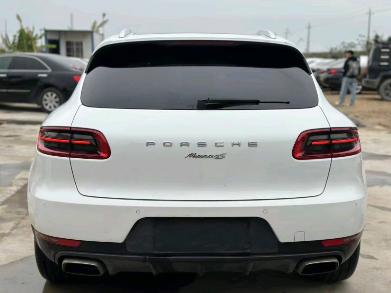 广州16年保时捷Macan9