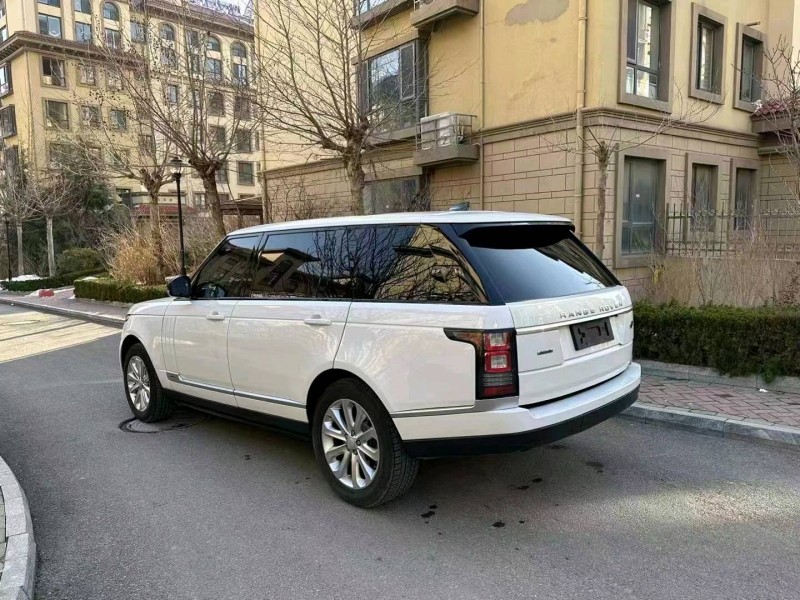 东营17年路虎揽胜行政8