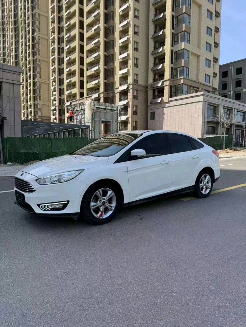 东营17年福特福克斯5