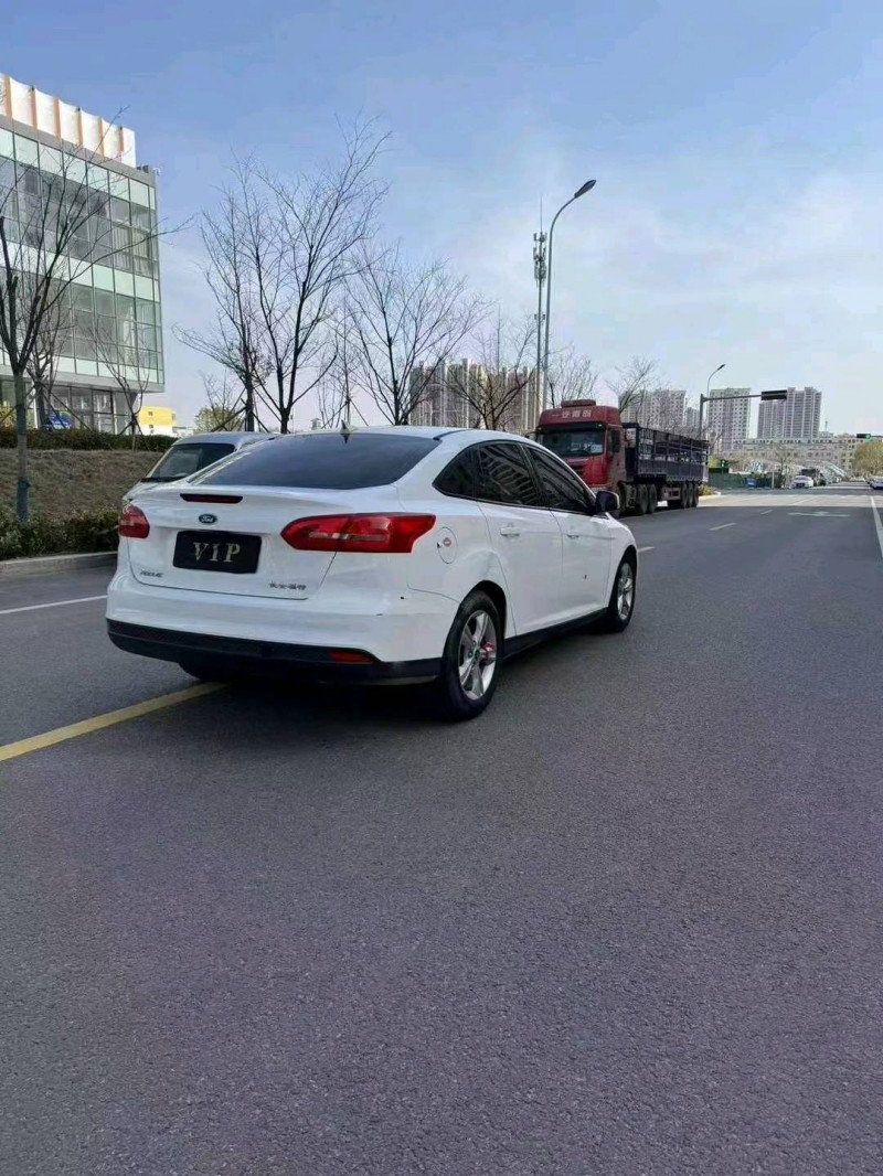 东营17年福特福克斯6