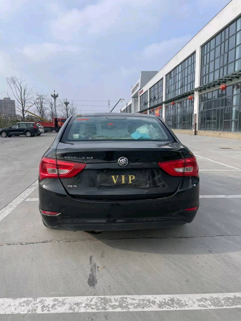 徐州16年别克威朗5