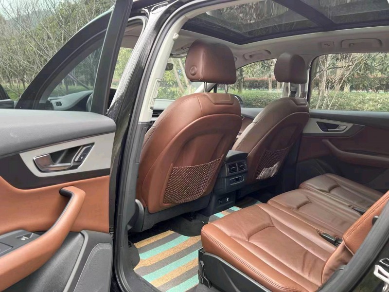 湖州19年奧迪Q76